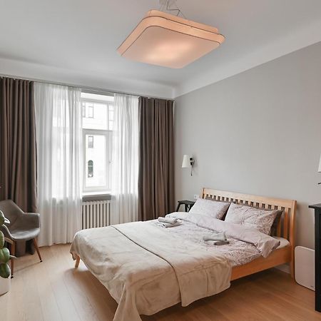 Modern 2-Bdrm Centre Apartment Рига Екстер'єр фото